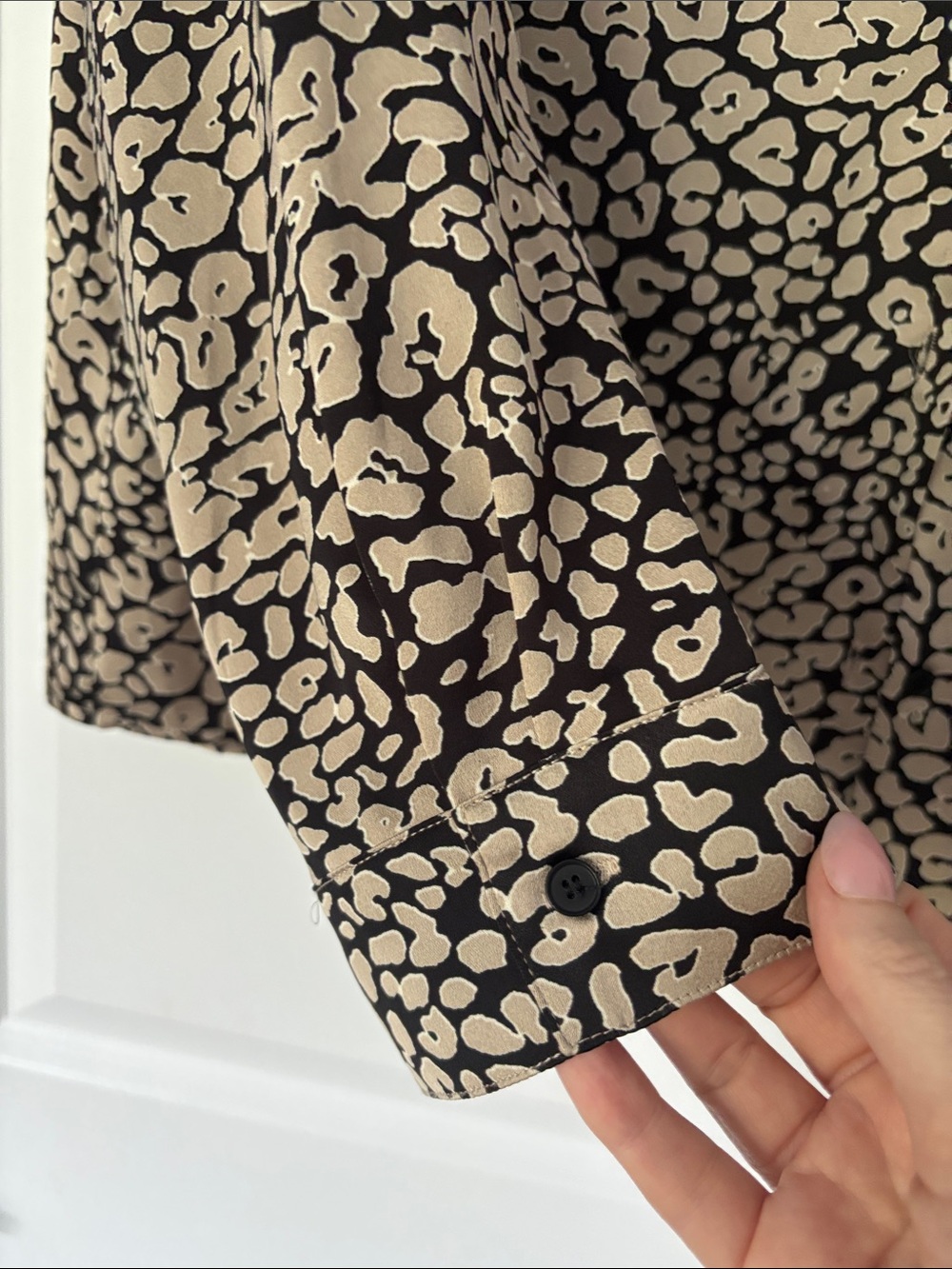 Skies are Blue From Vici leopard print button down blouse tan and black XL - Picture 5 of 7